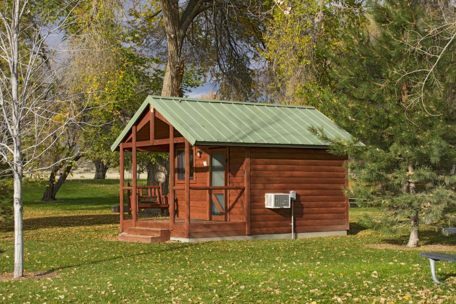 Cabin at Three Island Crossing