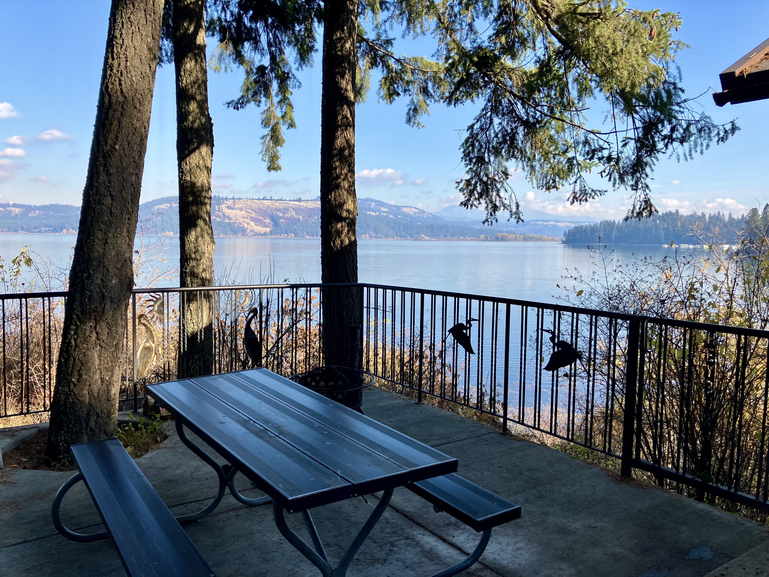 Lakeview and Rocky Point Cottages
