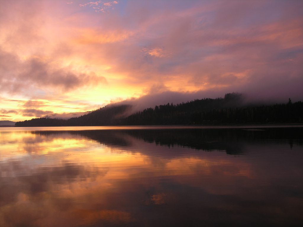 Sunset over the water at Heyburn State Park