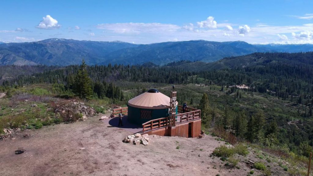 stargazer yurt with no snow