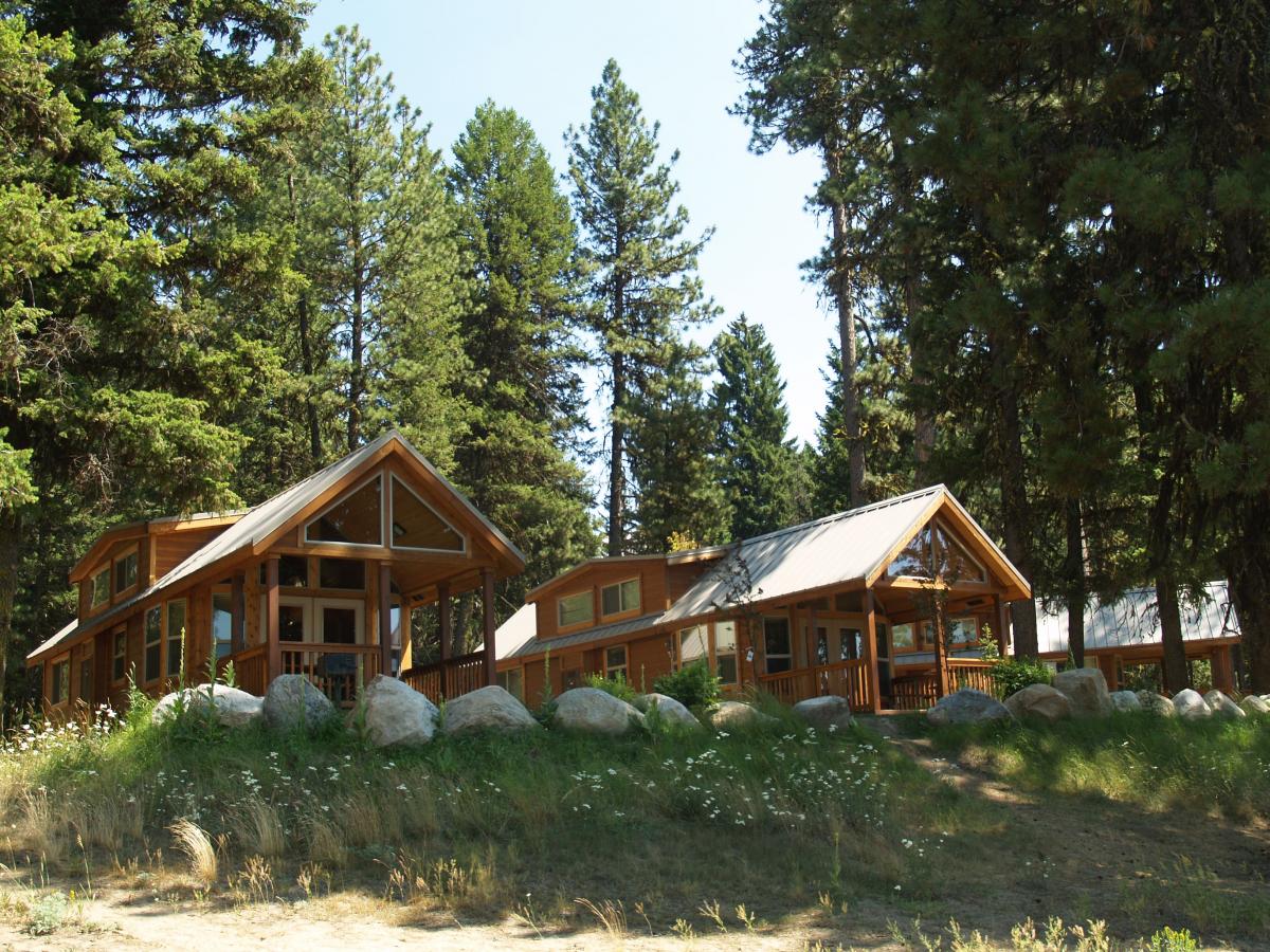 Lakeview Deluxe Cabins